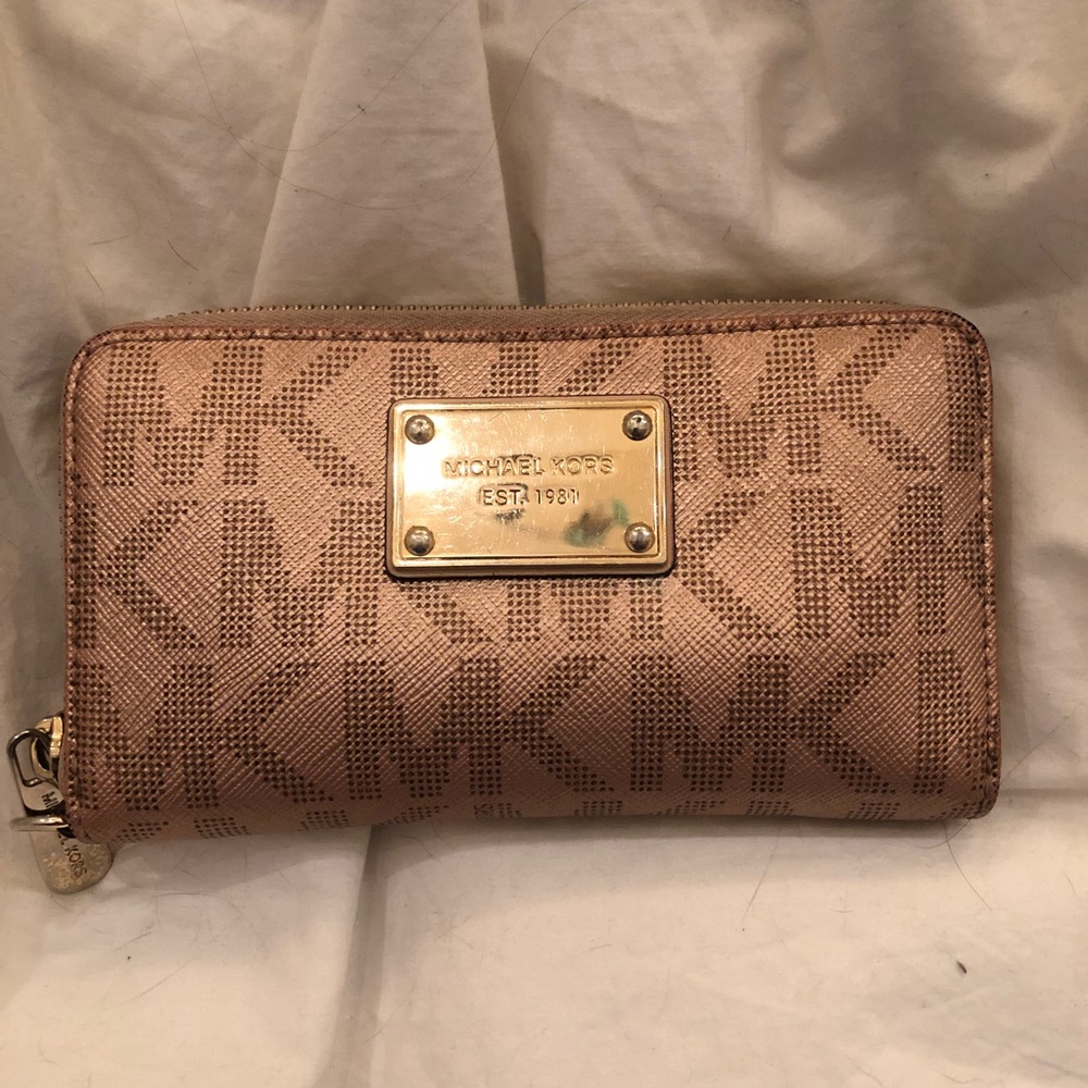 Rose Gold Michael Kors Wallet